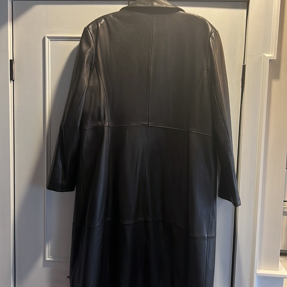 Vintage London Fog full length leather trench coat. Size XL. - Picture 5 of 6